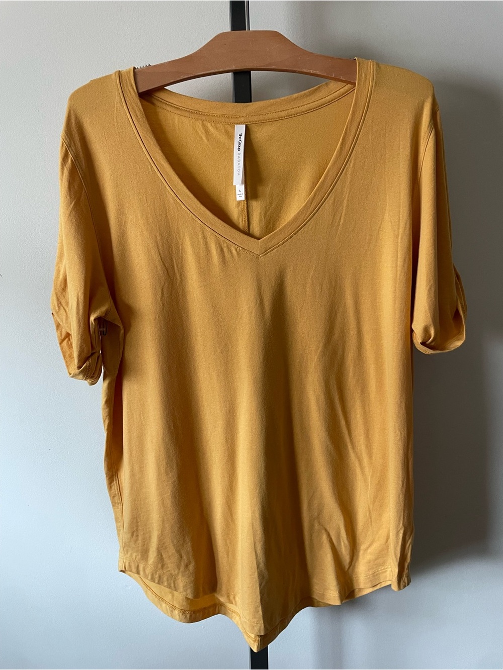 NEW Babaton The Group Foundation Vneck Tshirt Pima Cotton Modal Yellow SOFT Tee